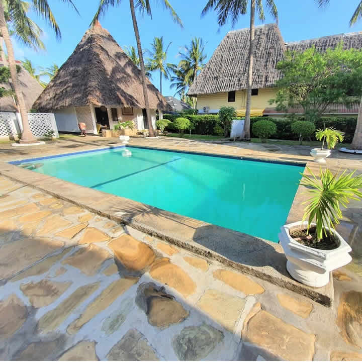 GLORY OCEAN VILLAS -DIANI